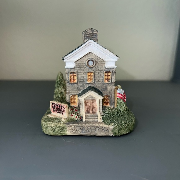 Miniature Stone School Figurine - Picture 2 of 7